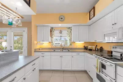 125 Baldwin Court SE, Port Charlotte, FL 33952 - Photo 13