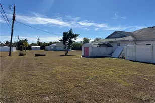 7218 Peacock Ln, Englewood, FL 34224 - Photo 3