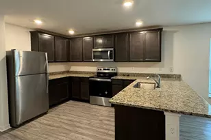 2082 S Chamberlain Blvd, North Port, FL 34286 - Photo 5