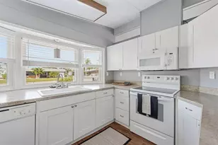 707 Tangerine Woods Blvd, Englewood, FL 34223 - Photo 9