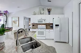 10381 Sandrift Ave, Englewood, FL 34224 - Photo 17