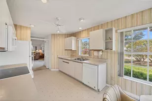 1800 Ashley Dr, Venice, FL 34292 - Photo 13