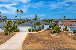 209 Mark Twain Ln, Rotonda West, FL 33947 - Photo 1