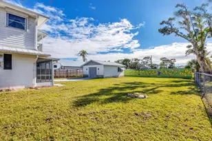 2075 Pennsylvania Ave, Englewood, FL 34224 - Photo 11