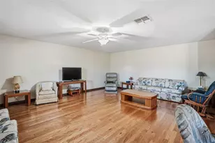 2069 Finland Dr, Spring Hill, FL 34609 - Photo 7