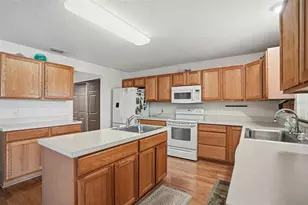 2069 Finland Dr, Spring Hill, FL 34609 - Photo 9