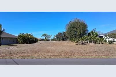 7 Medalist Lane, Rotonda West, FL 33947 - Photo 9