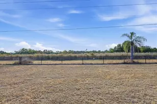 33 Annapolis Ln, Rotonda West, FL 33947 - Photo 23