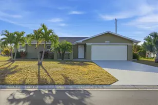 33 Annapolis Ln, Rotonda West, FL 33947 - Photo 1