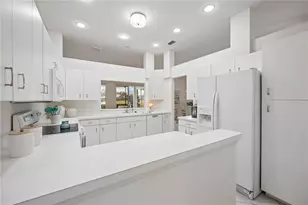 547 Fallbrook Dr, Venice, FL 34292 - Photo 11