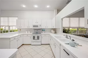 547 Fallbrook Dr, Venice, FL 34292 - Photo 11