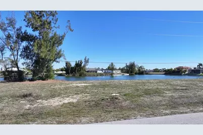 1235 NW 20th Place, Cape Coral, FL 33993 - Photo 7