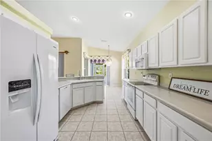 138 Braemar Ave, Venice, FL 34293 - Photo 9