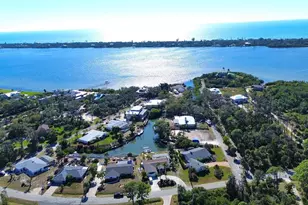 1221 Bayshore Dr, Englewood, FL 34223 - Photo 3