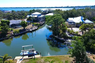 1221 Bayshore Dr, Englewood, FL 34223 - Photo 23