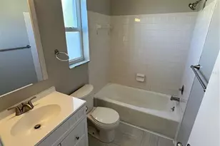 1321 Washington Dr, Englewood, FL 34224 - Photo 9