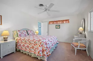 556 S Neponsit Dr, Venice, FL 34293 - Photo 13