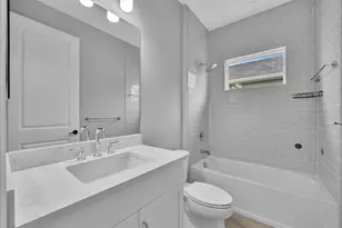 10182 Crystal Isles Cir, Sarasota, FL 34241 - Photo 3