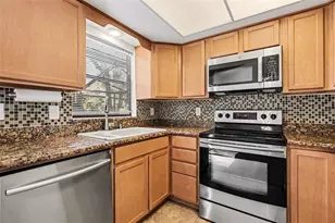 2332 Seward Dr, Sarasota, FL 34234 - Photo 9