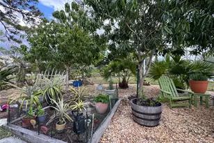 1415 Bayshore Dr, Englewood, FL 34223 - Photo 13