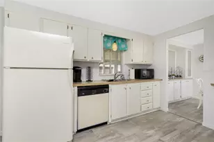 532 Walnut Cir, Venice, FL 34285 - Photo 5