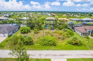 8088 Antwerp Cir, Port Charlotte, FL 33981 - Photo 1