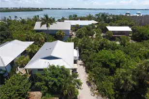 8662 Grand Ave, Placida, FL 33946 - Photo 9