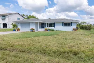 130 Crestview Dr, Englewood, FL 34223 - Photo 1