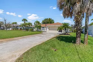 51 White Marsh Ln, Rotonda West, FL 33947 - Photo 5