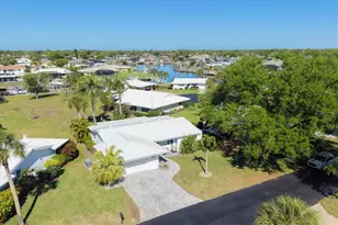 35 Oakwood Dr N, Englewood, FL 34223 - Photo 41