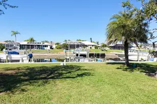 35 Oakwood Dr N, Englewood, FL 34223 - Photo 33
