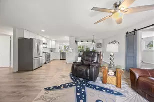 35 Oakwood Dr N, Englewood, FL 34223 - Photo 11
