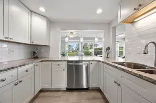 35 Oakwood Dr N, Englewood, FL 34223 - Photo 13