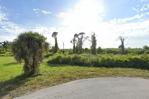 171 W Pine Valley Ln, Rotonda West, FL 33947 - Photo 1