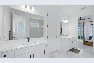 19857 Montenero Way, Venice, FL 34293 - Photo 15