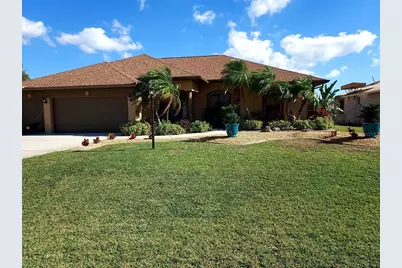 19 Medalist Way, Rotonda West, FL 33947 - Photo 1