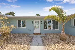 1424 Lemon Bay Dr, Englewood, FL 34223 - Photo 31