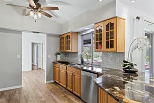 1434 Roosevelt Dr, Venice, FL 34293 - Photo 9