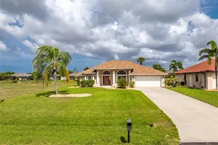 1054 Boundary Blvd, Rotonda West, FL 33947 - Photo 1