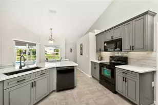 1054 Boundary Blvd, Rotonda West, FL 33947 - Photo 15