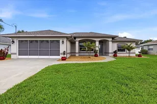828 Rotonda Cir, Rotonda West, FL 33947 - Photo 3