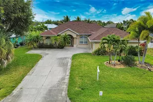 138 Broadmoor Ln, Rotonda West, FL 33947 - Photo 3