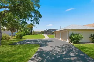 880 Lemon Bay Dr, Venice, FL 34293 - Photo 3
