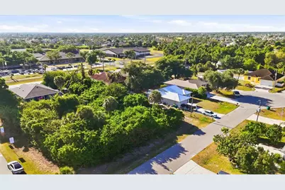 109 Sidney Court, Rotonda West, FL 33947 - Photo 11