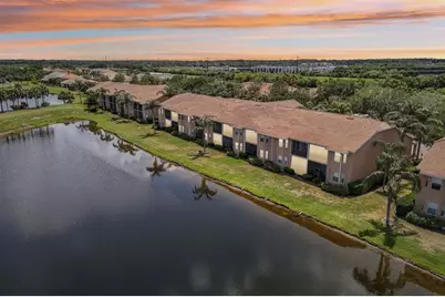 1003 Fairwaycove Lane #201, Bradenton, FL 34212 - Photo 1