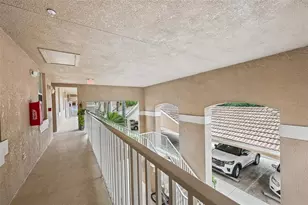 1003 Fairwaycove Ln, Bradenton, FL 34212 - Photo 5