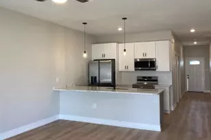 10526 Pendleton Ave, Englewood, FL 34224 - Photo 11