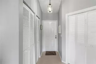 3016 Sail Pointe Cir, Venice, FL 34293 - Photo 9