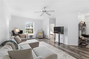 10201 Courtney Palms Blvd, Tampa, FL 33619 - Photo 5