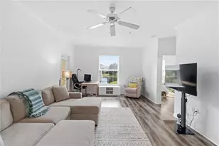 10201 Courtney Palms Blvd, Tampa, FL 33619 - Photo 3